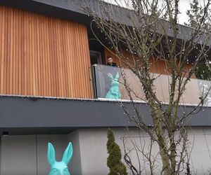 Andziaks przegięła z dekoracjami na Wielkanoc - zając na sterydach i gigantyczne jajka! Czuję zażenowanie