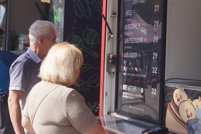 Food Truck Festivals 2023 w Bydgoszczy. Wyjątkowe restauracje zaparkowały pod Torbydem [ZDJĘCIA]