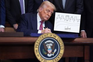 Donald Trump od lat rysuje! Zobacz jego dzieła sprzedawane na aukcjach