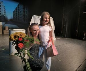 Spektakl na zakończenie warsztatów teatralnych w Teatrze Miejskim w Lesznie 