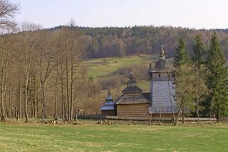 To najpiękniejsza wieś w województwie małopolskim. W PRL-u przekształcono tam zabytkową cerkiew w owczarnię