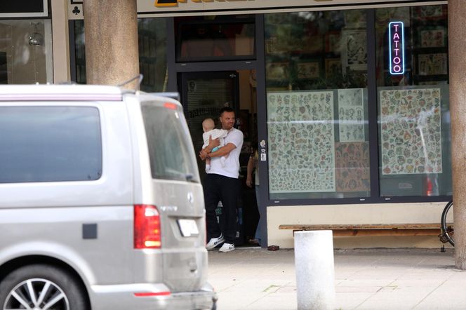 Marcin Hakiel z Dominiką  Serocką w studiu tatuaży