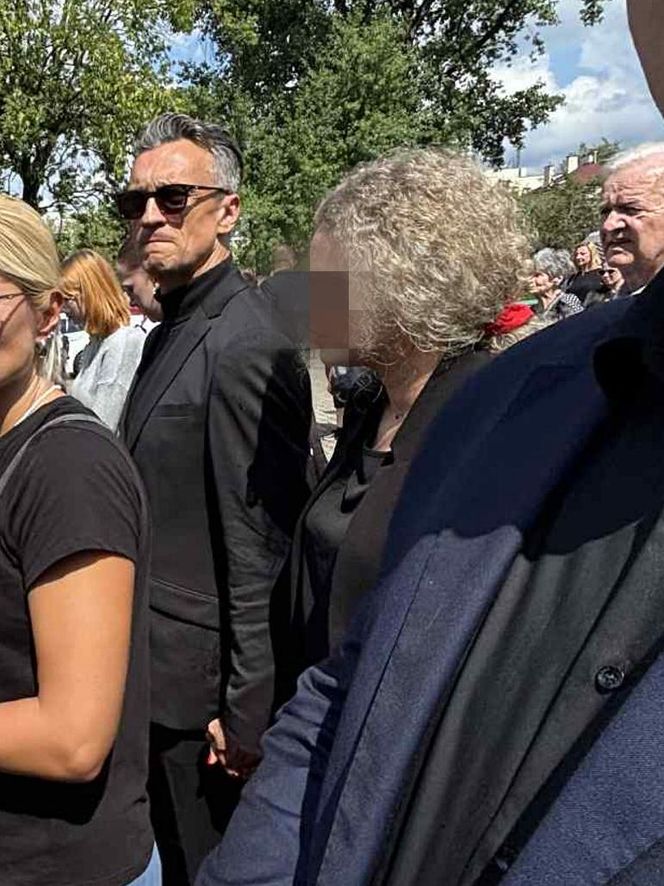 Michał Czernecki z nową partnerką na pogrzebie Joanny Kołaczkowskiej