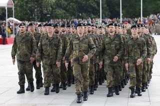Niemcy chcą zbudować najpotężniejszą armię w Europie