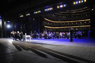 Konferencja prasowa na scenie Teatru Wielkiego-Opery Narodowej w Warszawie
