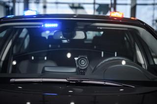 Kamera w nieoznakowanym radiowozie 