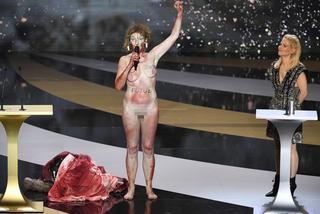 Aktorka rozebrała się na scenie! Skandal na rozdaniu Cezarów