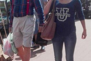 Janusz zapomniał skarpet