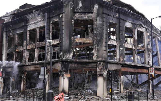 Zamieszki w Wielkiej Brytanii - Londynie, Birmingham i Liverpoolu 