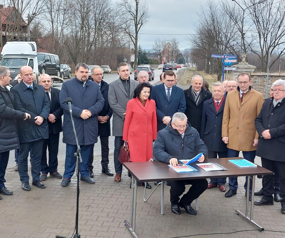 Minister Andrzej Adamczyk podpisał program inwestycyjny na optymalizację drogi krajowej nr 47