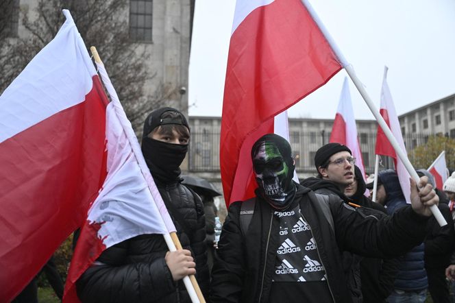 Marsz Niepodległości 2025 na żywo. Relacja z Warszawy. "Chcę zobaczyć Polskę samodzielną i niezakompleksioną"