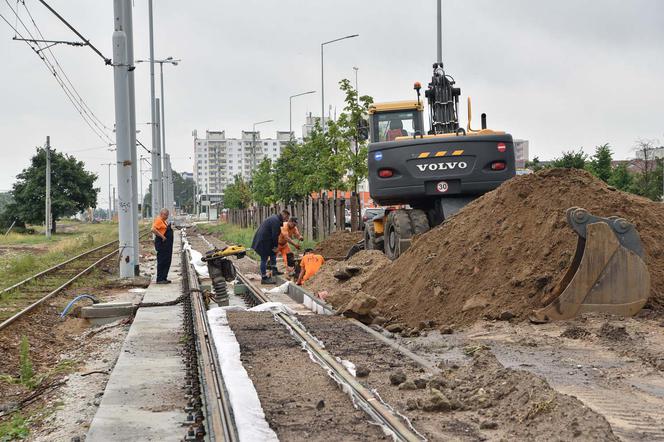 W Toruniu trwa modernizacja torowisk. Zaglądamy na plac budowy