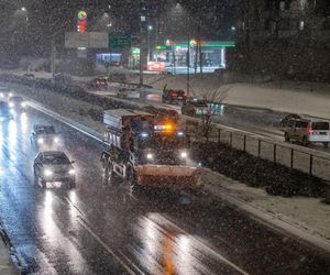 Śnieżny armagedon w Warszawie. Pierwszy atak zimy sparaliżował stolicę. Ogłoszono akcję ALFA