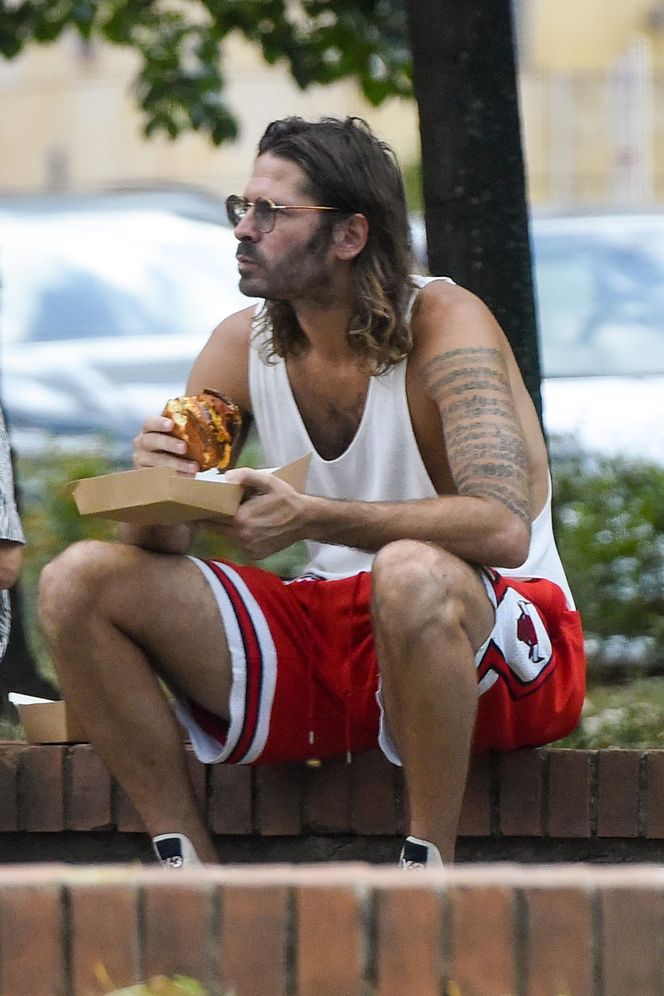 Radzimir Dębski umówił się ze znajomymi na burgera