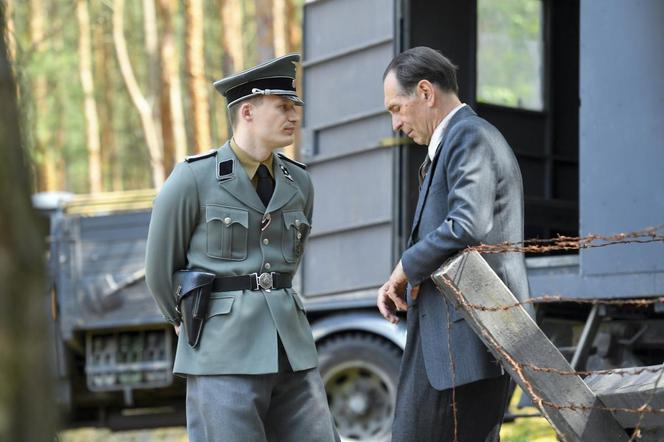 Zatoka szpiegów. Franz Nuemann (Bartosz Gelner), Wojciech Skibiński