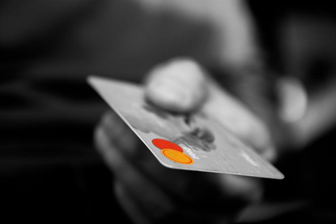 Zgubienie karty płatniczej może mieć poważne finansowe konsekwencje (zdjęcie poglądowe)