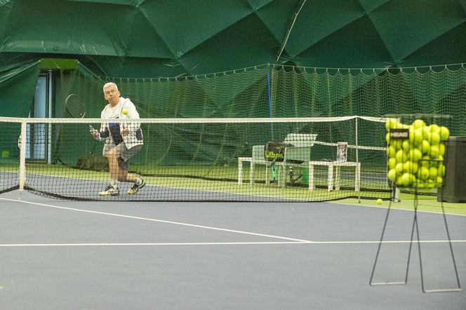 Karczewski gra w tenis. Ale wymiata!