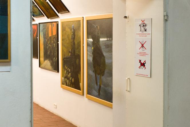 SANOK: Galeria Zdzisława Beksińskiego przeżywa prawdziwe wakacyjne oblężenie