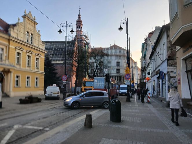 To mogło skończyć się tragedią w centrum Bydgoszczy. Wykoleił się tramwaj, którym podróżowało 50 pasażerów