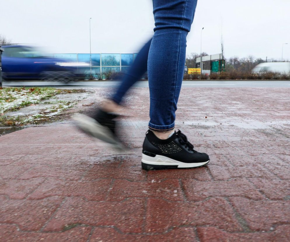 Ostrzeżenie IMGW. Uwaga na oblodzone drogi i chodniki. Sprawdź, gdzie będzie najgorzej