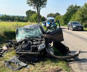 Poważny wypadek w Warmińsko-Mazurskiem. Dwie osoby ranne