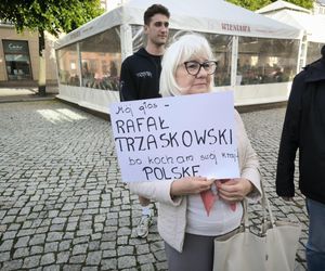 Wiec zwolenników Rafała Trzaskowskiego w Lesznie 