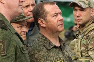 Miedwiediew straszy III wojną światową. Atakuje także Polskę