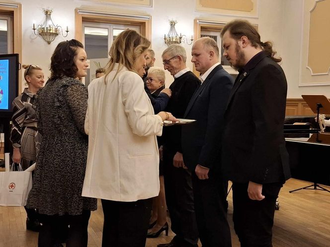 Kalisz. Trwają Dni Honorowego Krwiodawstwa PCK. Podczas uroczystej gali podziękowano krwiodawcom