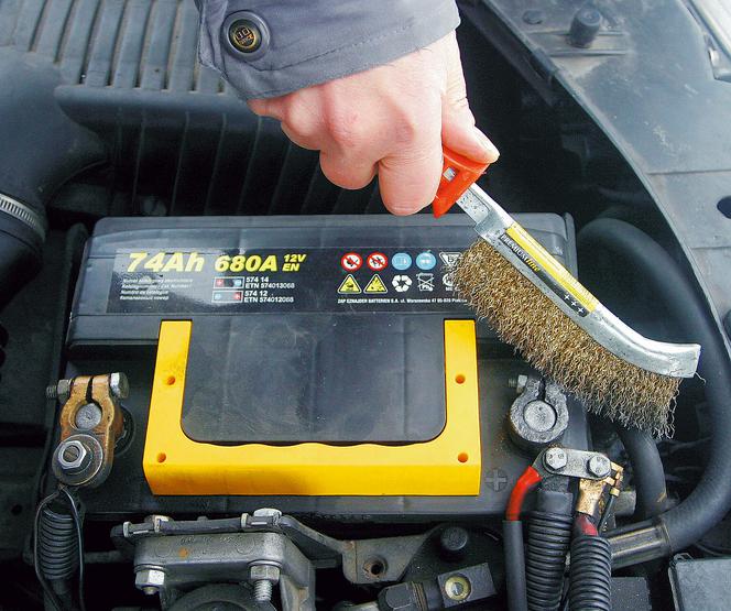 Jak dbać o akumulator, czyli plus i minus - Super Express - wiadomości ...