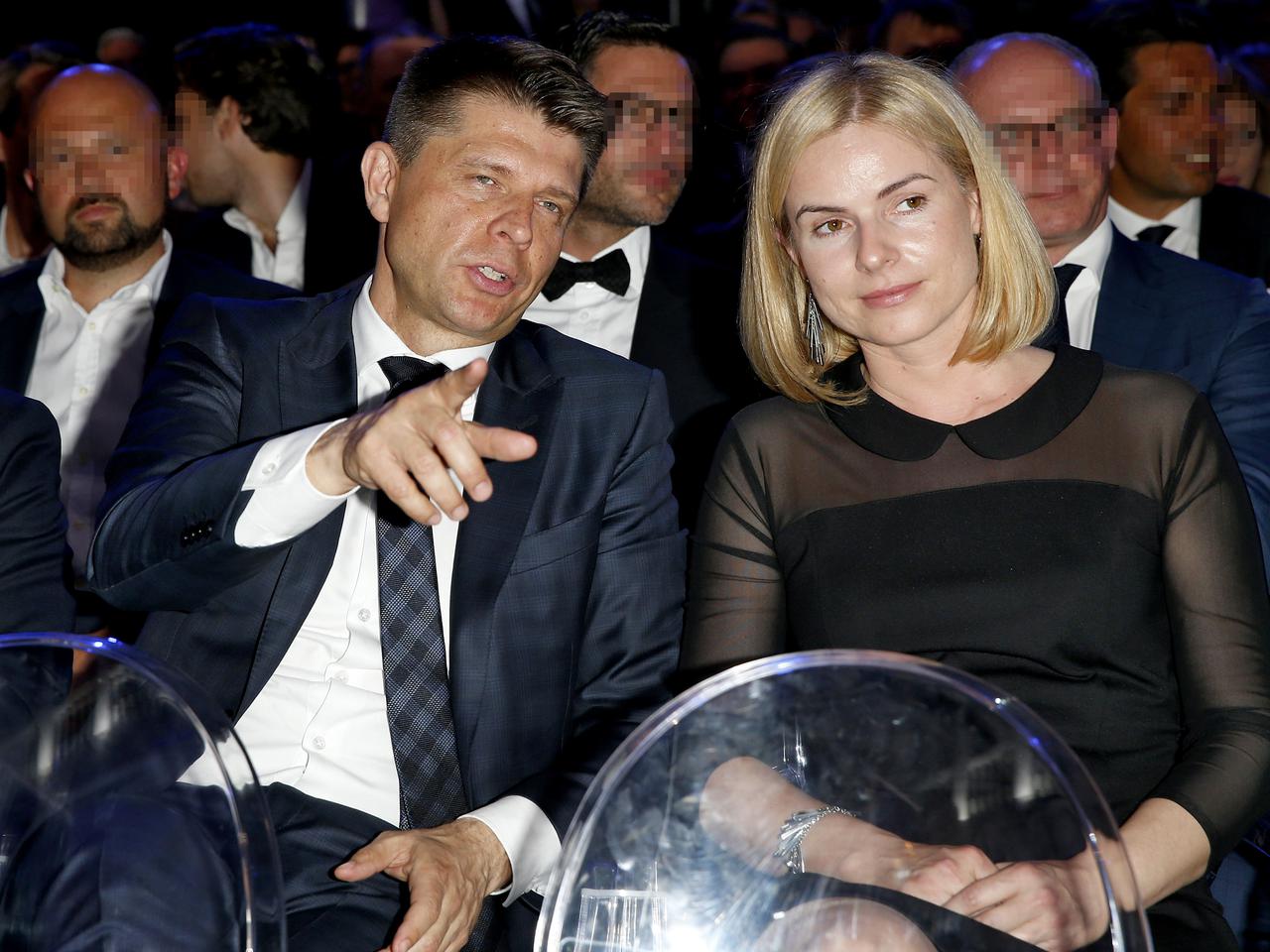 SCHMIDT I PETRU NA GALI BIZNESU.