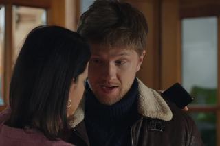 M jak miłość odc. 1731. Patrycja (Alżbeta Lenska), Łukasz (Jakub Józefowicz)