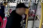 Policja z Sosnowca poszukuje pedofila. Napastował 14-latkę w autobusie. Rozpoznajesz go? 