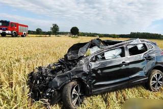 Dwóch 18-latków zginęło po dachowaniu nissana