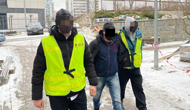 Lewe fajki i alkohol. To oni stali za handlem na targu? Potężna akcja policji