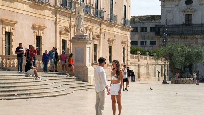 Barwy szczęścia odc. 3146. Justin (Jasper Sołtysiewicz),  Regina (Kamila Kamińska) 