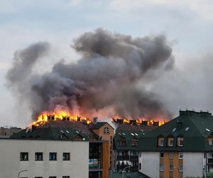 Pożar bloku mieszkalnego w Ząbkach 
