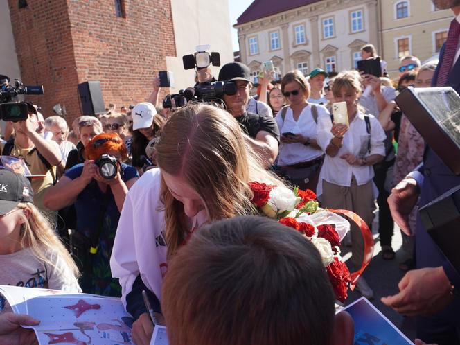 Tak mieszkańcy Tarnowa powitali Aleksandrę Kałucką, brązową medalistkę Igrzysk Olimpijskich w Paryżu!