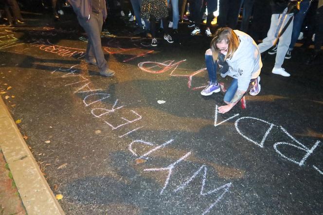 Kalisz: manifestacja na głównych ulicach miasta i pod kurią