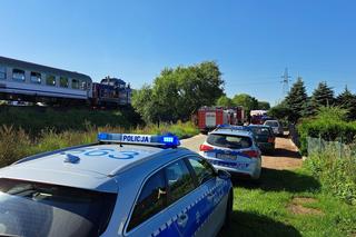 Tragiczny wypadek w Starogardzie Gdańskim. Lokomotywa zmiażdżyła samochód