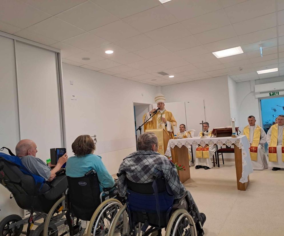 Abp Adrian Galbas w hospicjum