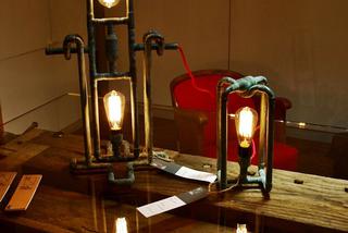 Lampy w stylu industrialnym z materiałów budowlanych