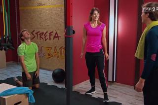 Barwy szczęścia, odcinek 1980. Celina (Orina Krajewska), Franek (Mateusz Banasiuk), ksiądz Tadeusz (Jakub Mróz)