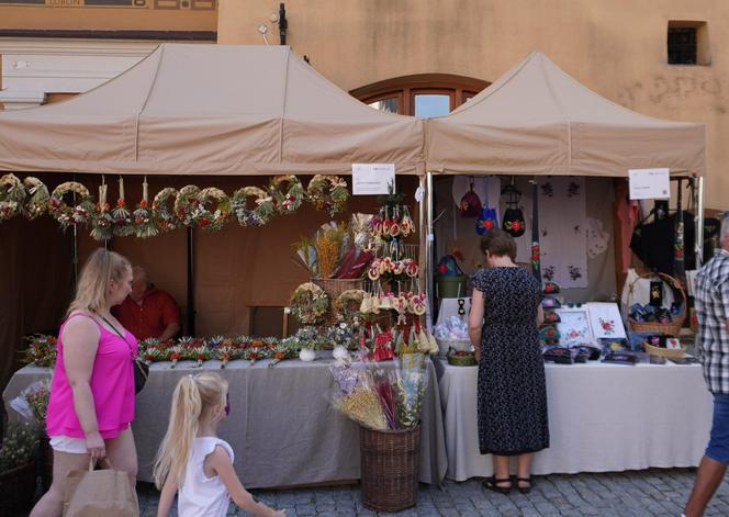 Ostatni dzień festiwalu Re:tradycja - Jarmark Jagielloński 2024. Odwiedziliśmy Błonia pod zamkiem i stoiska wystawców