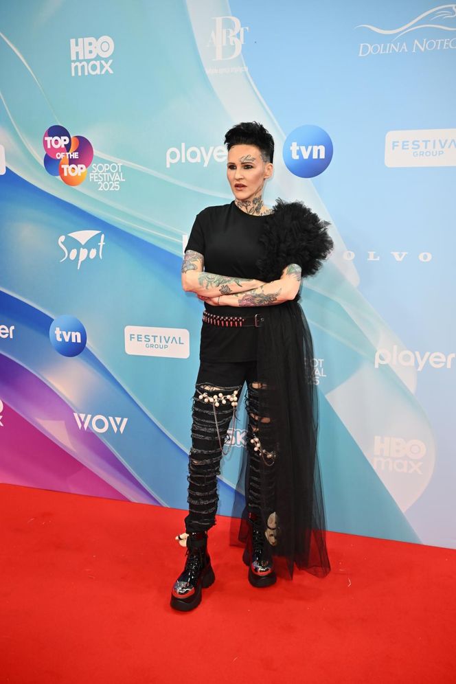 Krzan pokazała majtki, a Krupińska wyglądała jak syrenka. Tłum gwiazd na Top of the Top Sopot Festival 2025