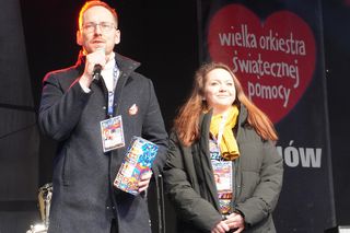 Na rynku w Tarnowie trwa koncert 33. Finału Wielkiej Orkiestry Świątecznej Pomocy. Tak bawią się mieszkańcy miasta
