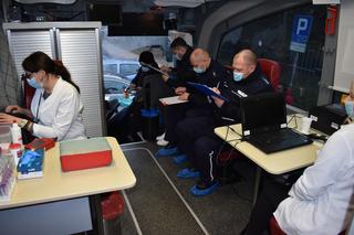 Policjanci oddawali krew