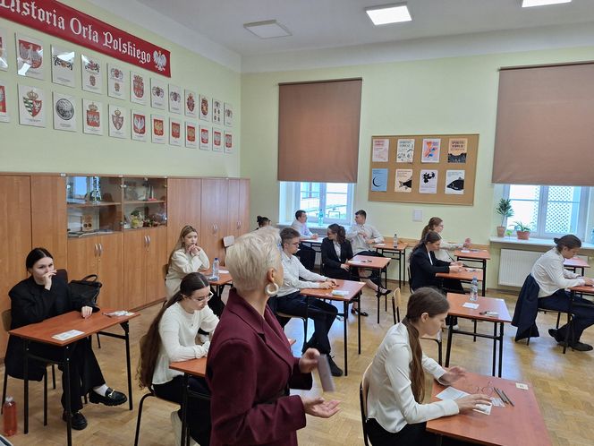 Maturzyści z Rzeszowa rozpoczęli egzaminy 