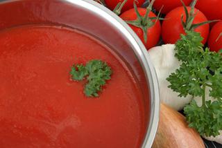Aromatyczny sos pomidorowy - przepis na esencjonalny i doskonały sos!