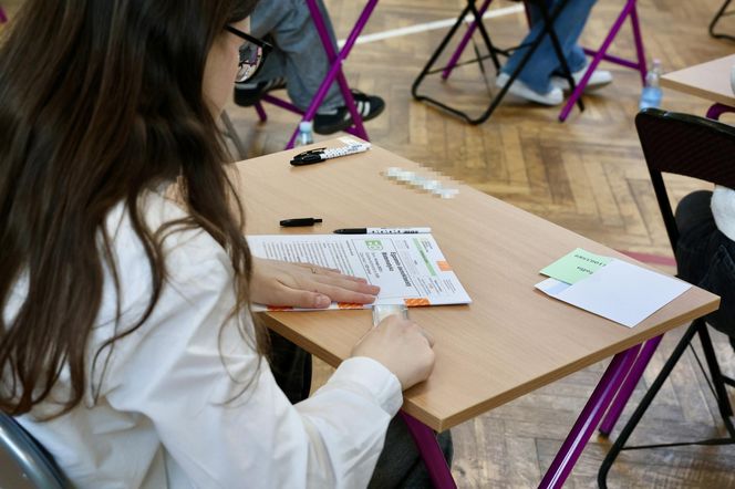 Egzamin ósmoklasisty: Pobierz odpowiedzi i arkusze CKE z matematyki 2025