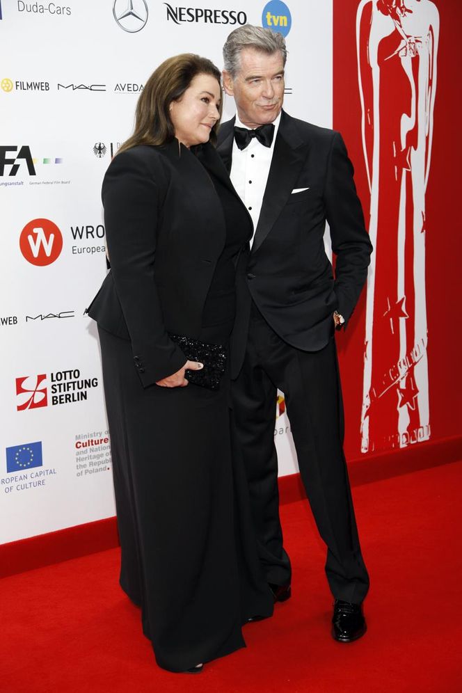 Pierce Brosnan i Keely Shaye Smith 